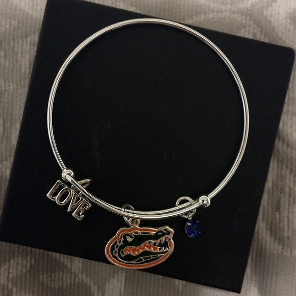 Florida Gator Charm Bracelet - Picture 2 of 3
